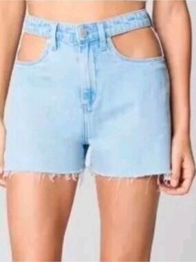 BLANKNYC The Reeve Cut Out Pocket Stay Put Denim Shorts Blue Size 30